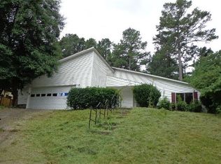 594 Candlewick Ln, Lilburn, GA