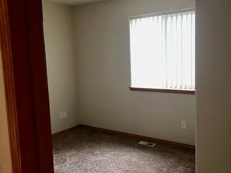 302-309 E Blackhawk Dr — Photo 8