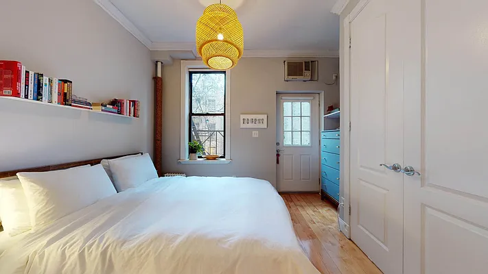 Rented by Bond New York | media 7