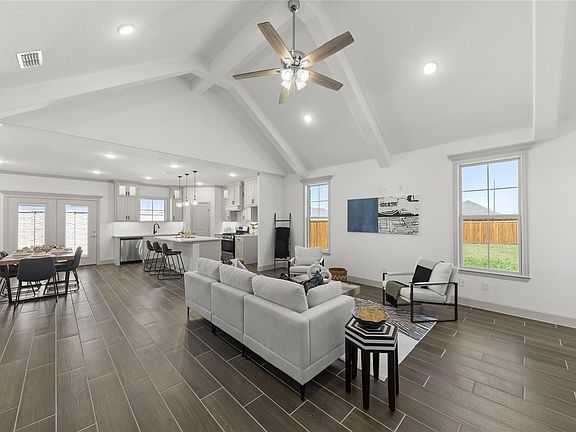 4th image of 589 Silver Springs Ln