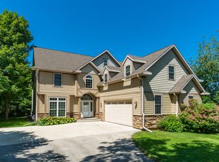 1230 Pheasant Ct, Lake Geneva, WI