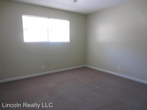 4th image of 4007-B Camellia Dr
