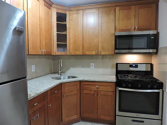 Rented by Realty Masters International | media 5