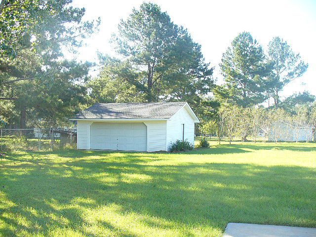2nd image of 885 Tanglewood Cir