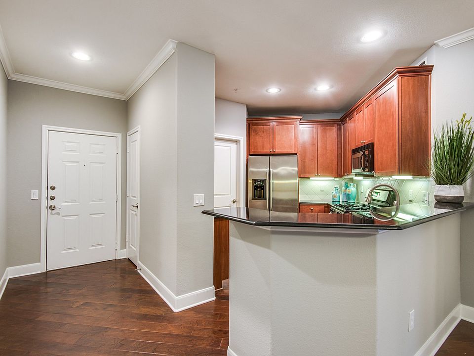 1st image of 500 Waters Edge Dr APT 119