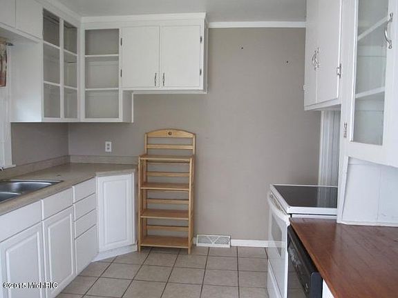 4th image of 414 E Michigan Ave