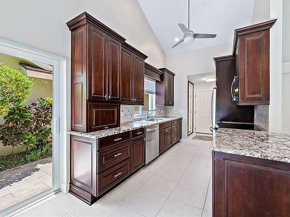 3rd image of 203 E River Park Dr