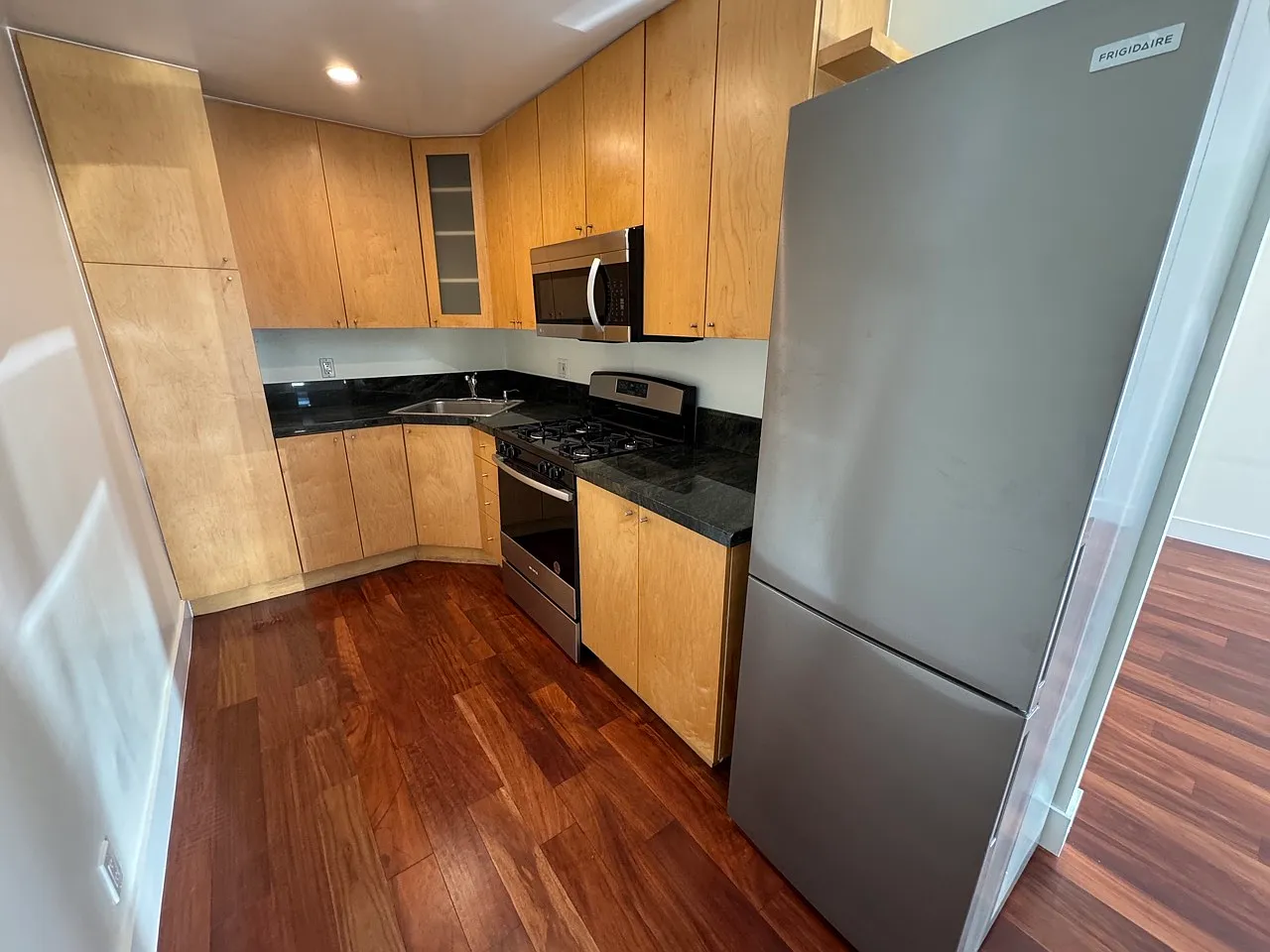 1 bed, 600 sqft, $2,500 — Photo 3
