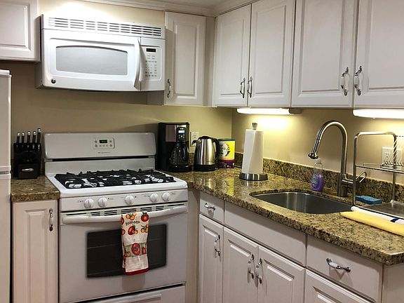 2nd image of 2869 Harrison St #1