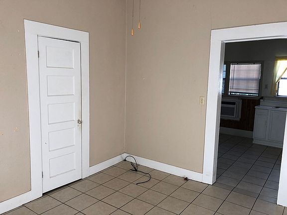 3rd image of 1228 1/2 20th St