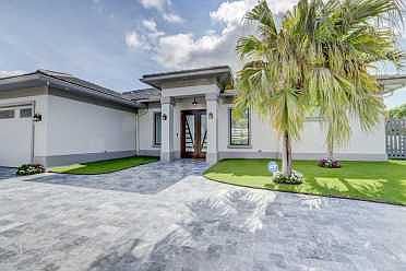Home For Sale In Riviera Shores