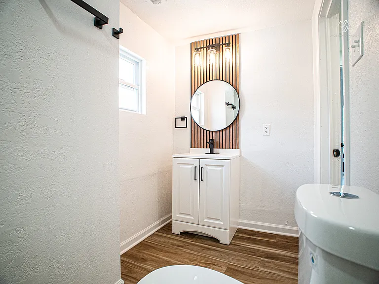 454 Bellaire Ave — Photo 18