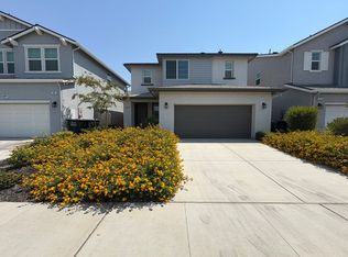 1005 W Sedona Ave, Visalia, CA 93291