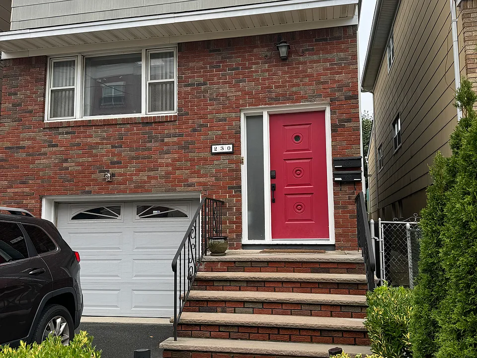 230 Bergen St #1