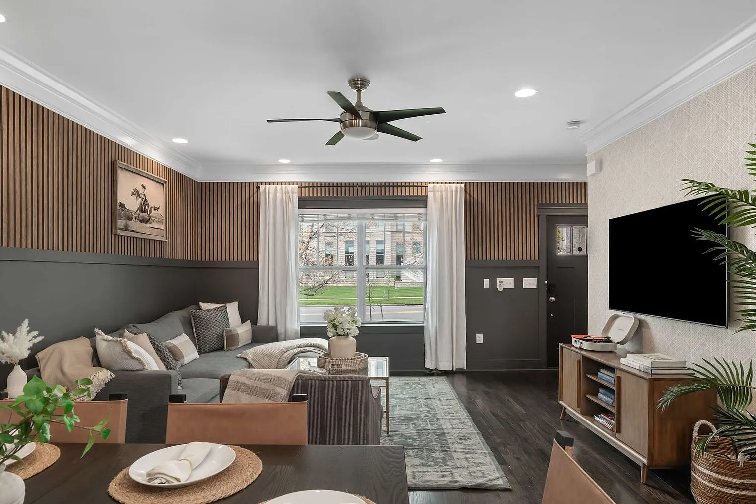 3 bed, 3.0 bath, 1732 sqft, $3,722 — Photo 1