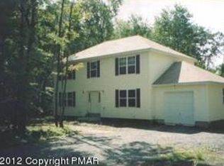 1033 Salamanca Dr, Tobyhanna, PA
