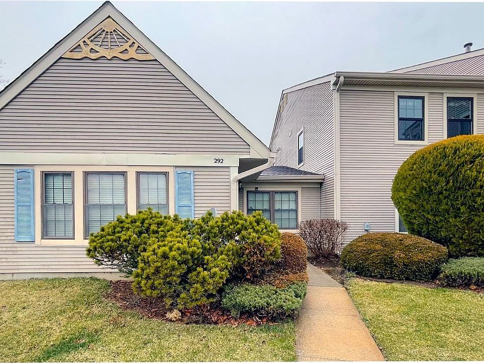 1st image of 292 Hatfield Ln #292