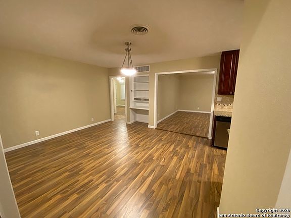 5th image of 3818 Crossette Dr