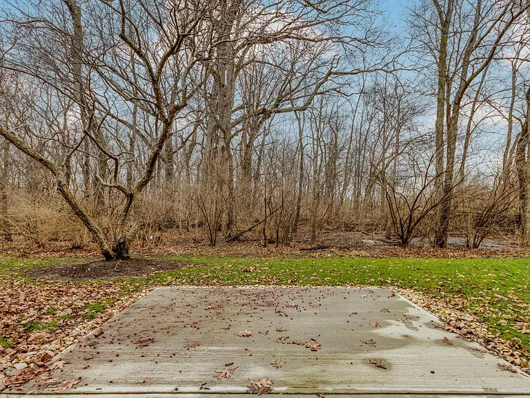4023 Oak Tree Ln — Photo 18