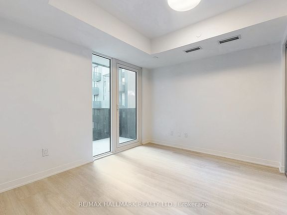 5th image of 500 Wilson Ave #424