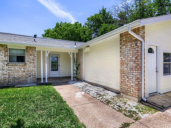 2nd image of 1521 Oakbrook Ct