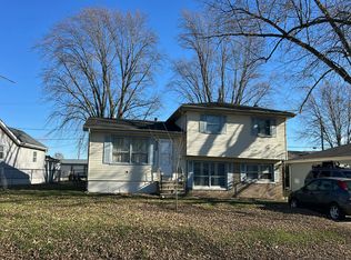 640 Lakeview Dr, Manteno, IL 60950