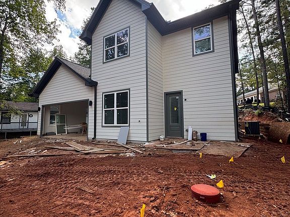 4th image of 1351 Southgate Dr
