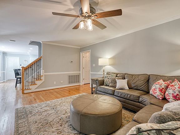 5th image of 229 Bent Oak Way