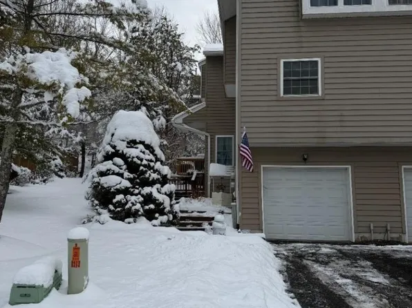 15 Rhea Run #15, Hampton Twp., NJ 07860