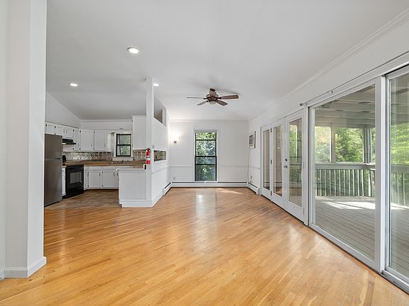 4th image of 106 Mosher Rd