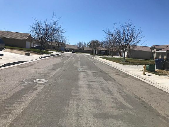 4th image of 43256 Fleetwood Dr
