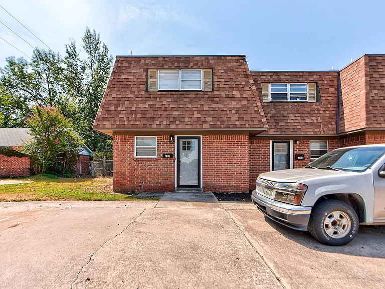 2112 Melrose Dr #1 — Photo 1
