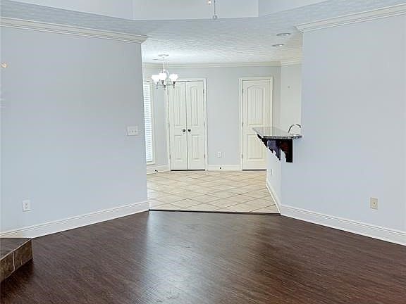 2nd image of 509 Old Mill Way