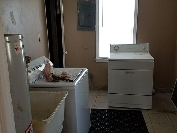5th image of 13385 Sidonie Ave