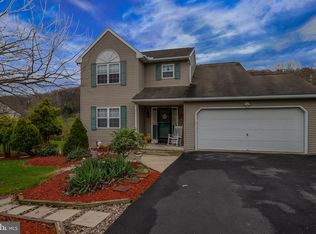 190 Constitution Dr, Hamburg, PA 19526