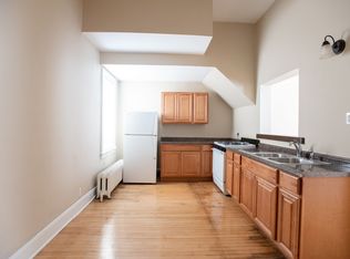 $1045 1 BR, 1 BA Apartment, Heat Included - 1603 N Van Buren, Milwaukee, WI 53202