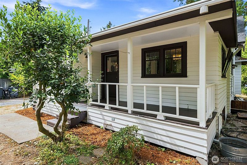 2nd image of 14622 18th Avenue SW