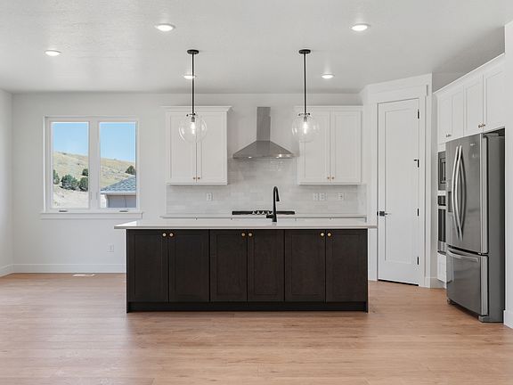 The kitchen has a convenient kitchen island.