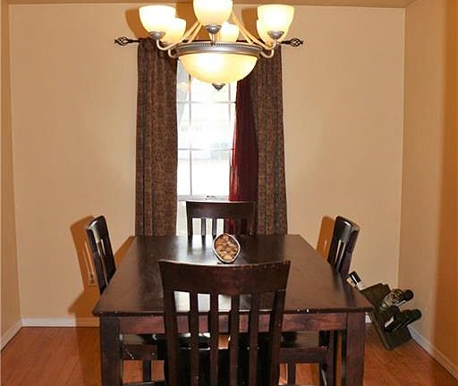 3rd image of 3816 Fenton Ave