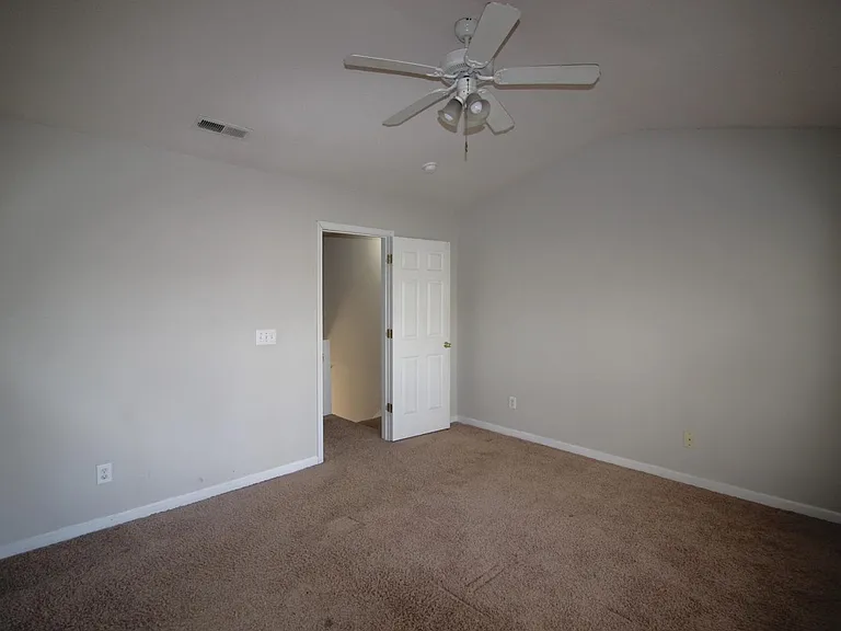 205 Canyon Lake Cir — Photo 10