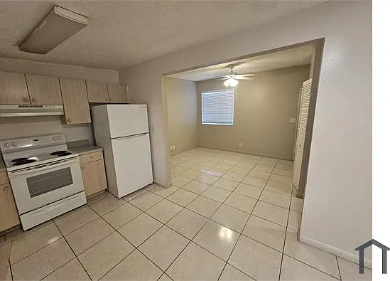 2 bed, 800 sqft, $1,599 — Photo 3