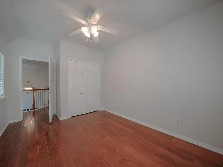 23 Endor Forest Pl — Photo 11