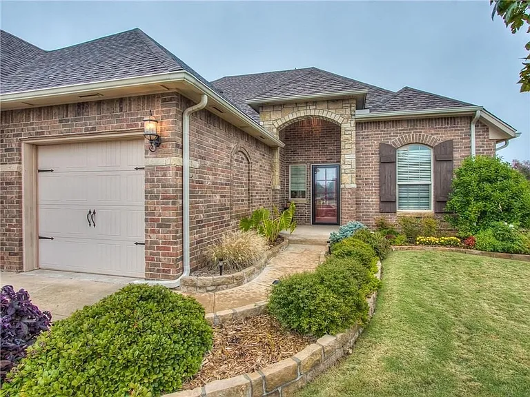 15412 Homecoming Dr — Photo 1