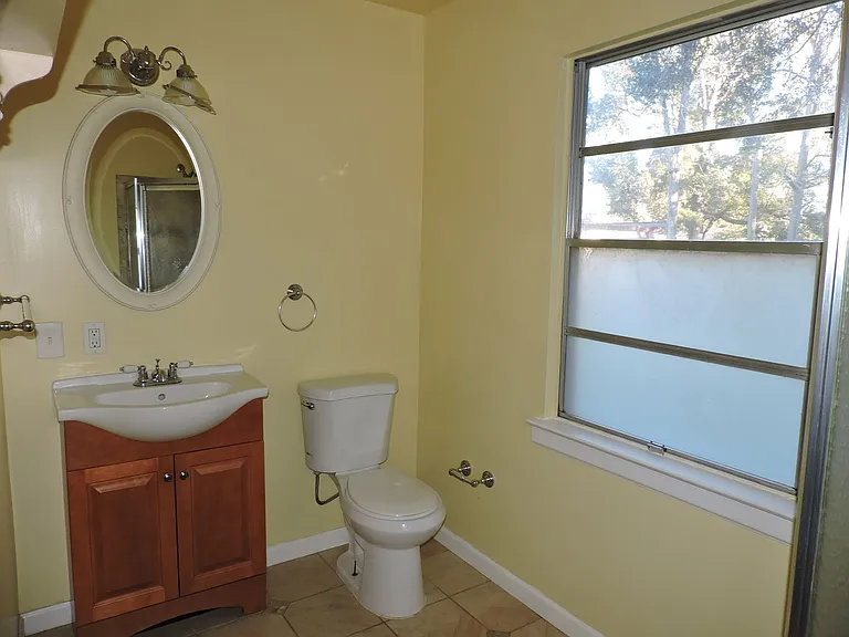 1117 Medford Ave — Photo 8