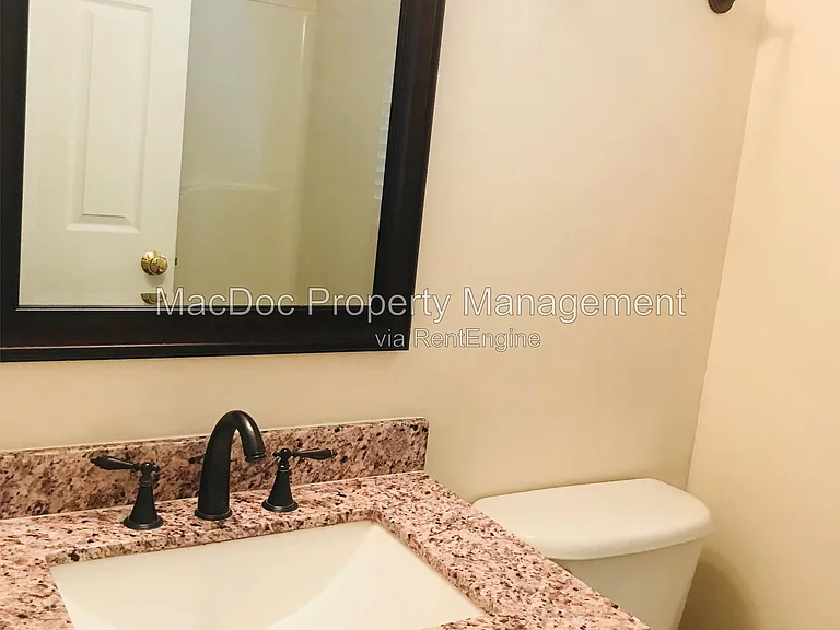 6804 Saxony Cir — Photo 36