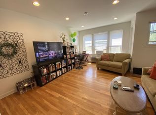 Farwell / Wolcott, Chicago, IL 60626