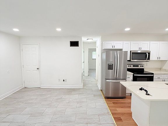 3rd image of 15213 Windtree Dr #C