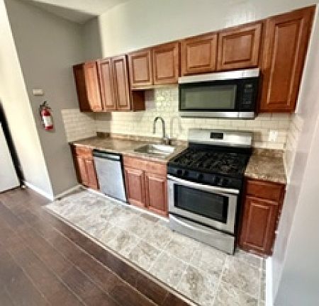 3rd image of 225 Chadwick Ave
