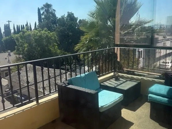 6938 Laurel Canyon Blvd, North Hollywood, CA 91605