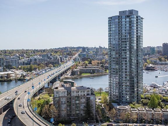 3rd image of 939 Expo Blvd #2511